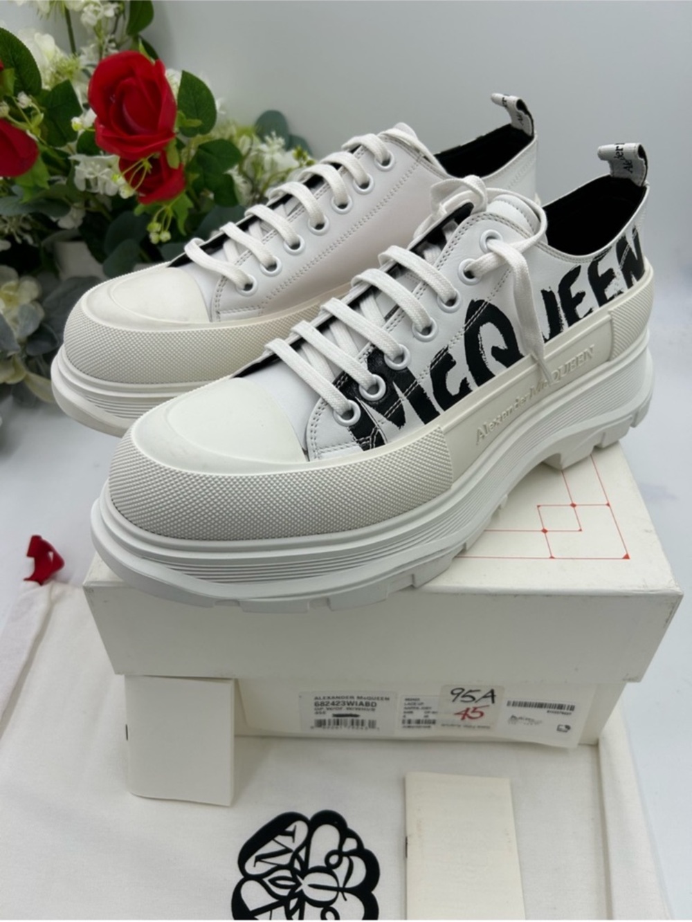 Alexander McQueen, McQueen Treadslick low top sneakers . Size 45